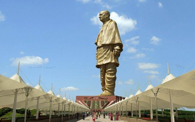 В Индии возвели самую высокую статую в мире, и чтобы оценить