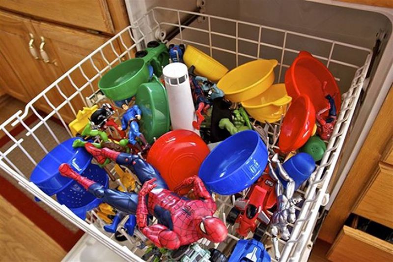 Полезные советы по чистке кухонных и ванных принадлежностей