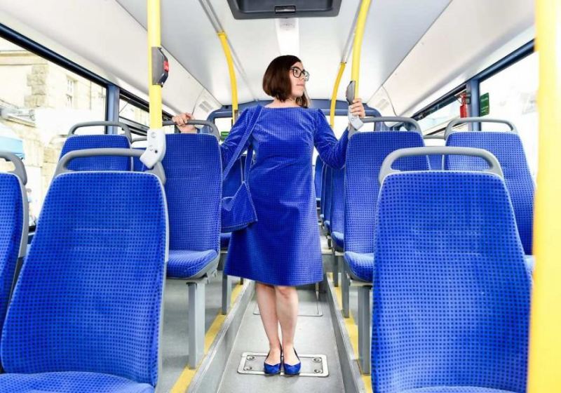 Одежда Haute Couture из ткани для автобусных сидений