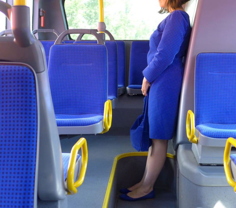 Одежда Haute Couture из ткани для автобусных сидений