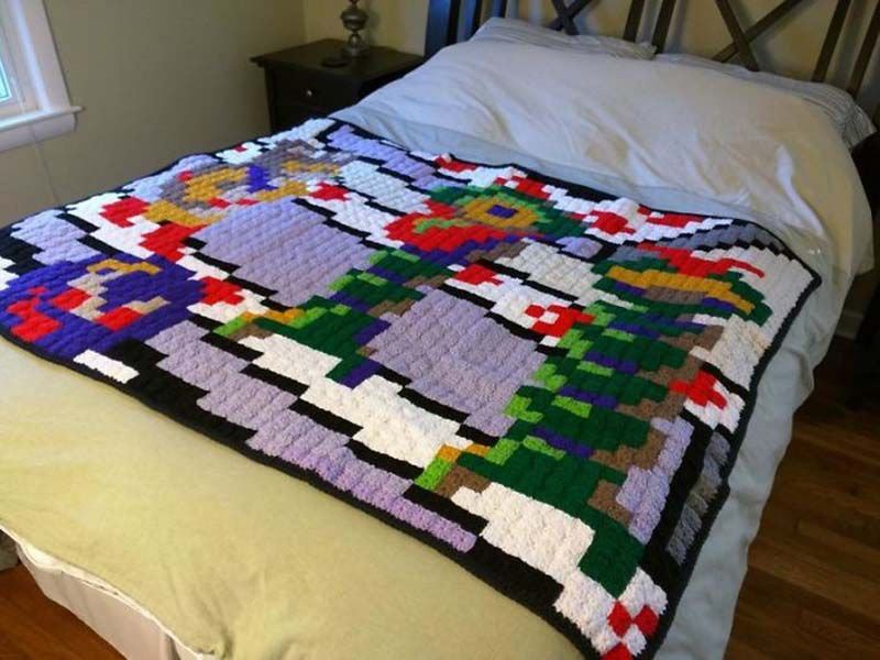 Эта бабушка, увлекающаяся вязанием крючком, посвящает свои одеяла 